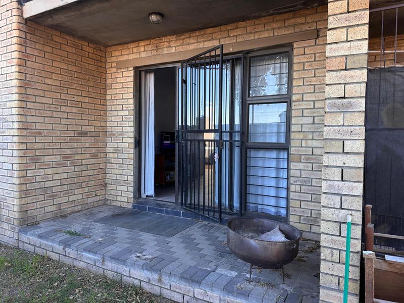 2 Bedroom Property for Sale in Fairview Golf Estate Western Cape